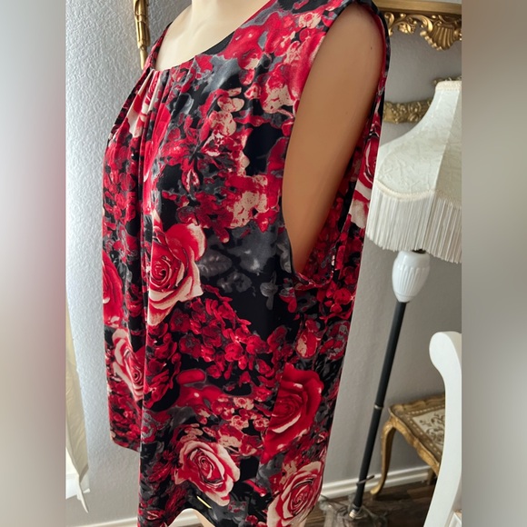 Calvin Klein roses blouse - Picture 4 of 5